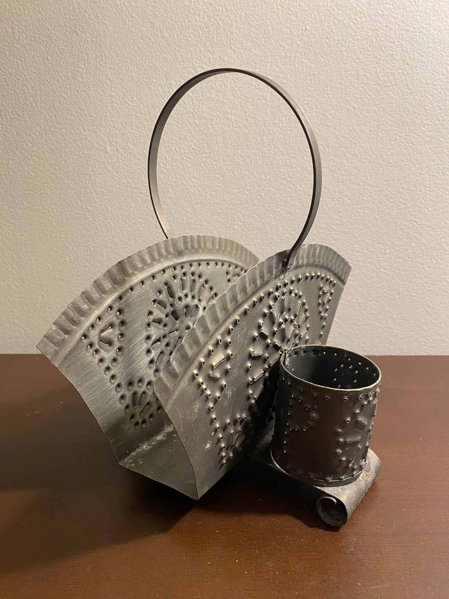 Tin punch napkin salt pepper holder