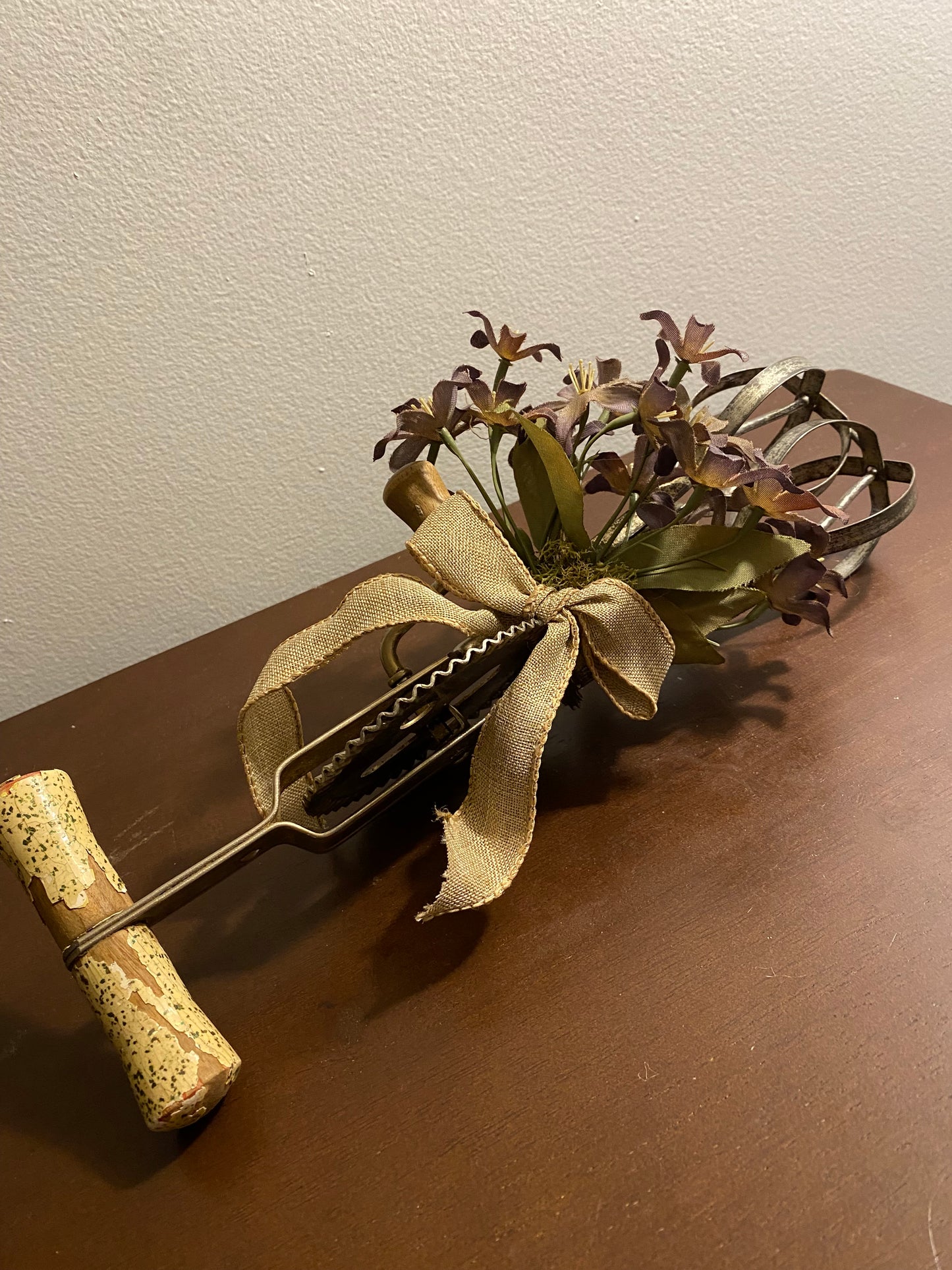 Hand mixer with purple flowers
