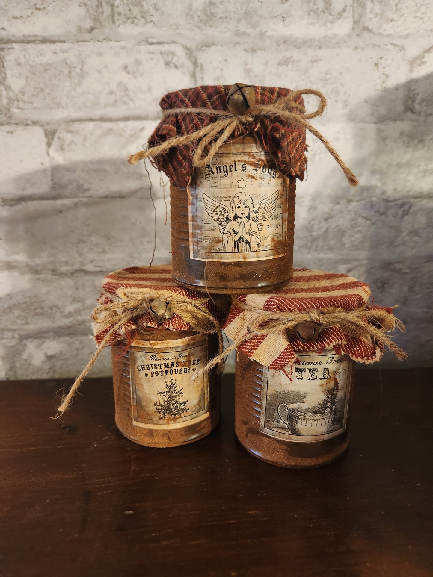 Set of 3 primitive cans