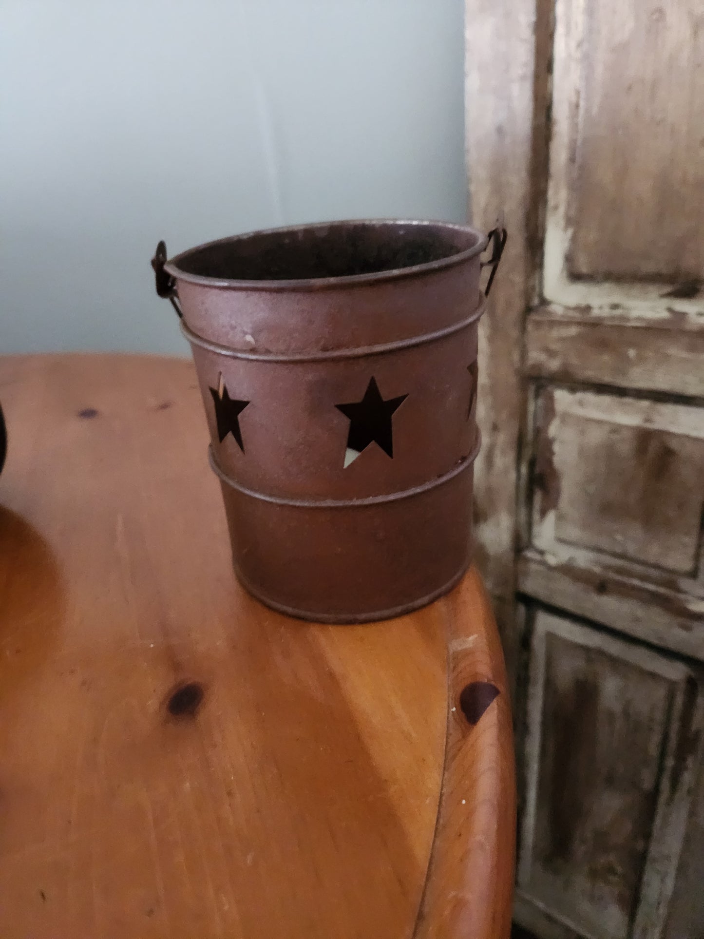 Star tealight holder