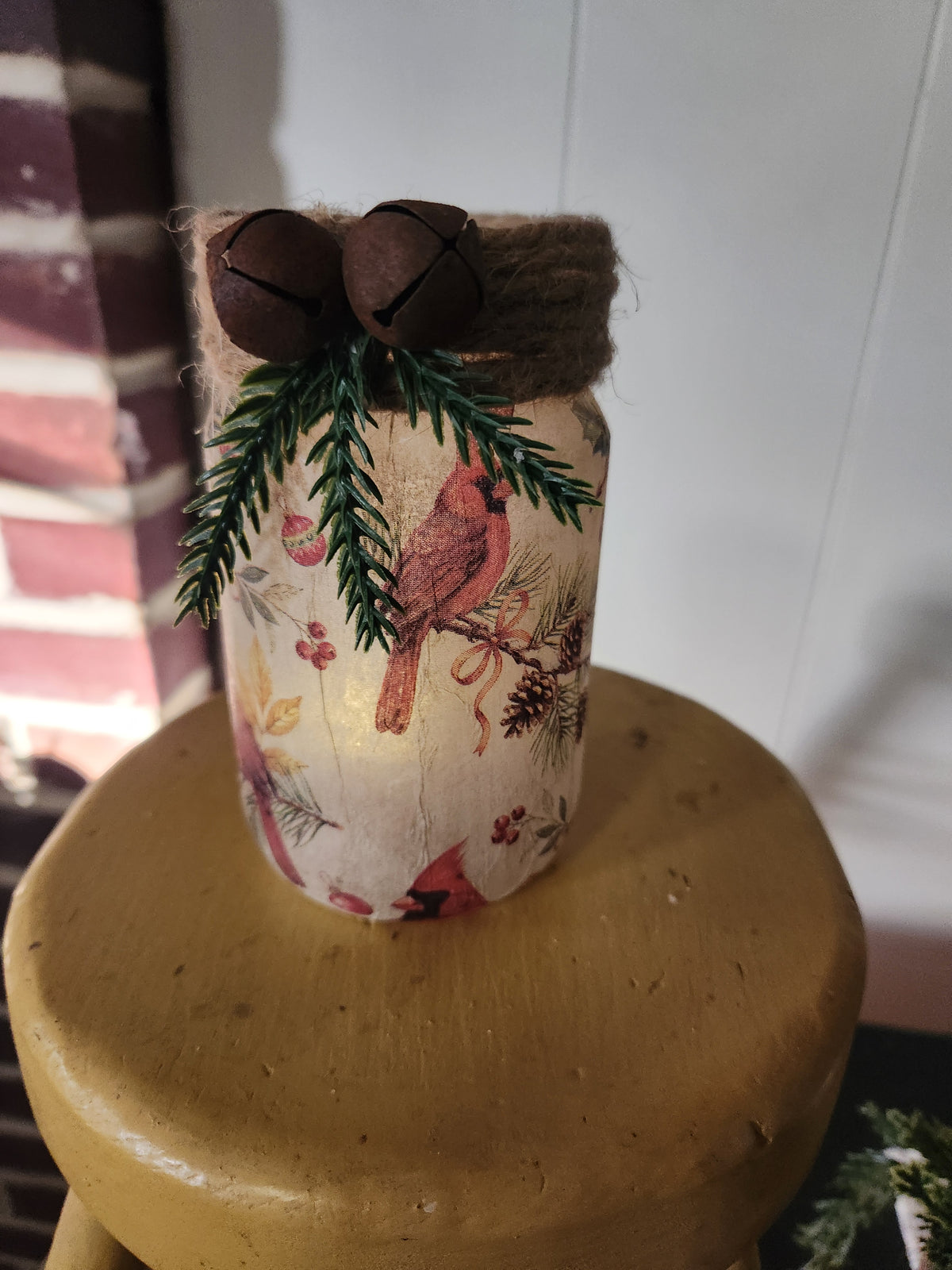 Red bird jar