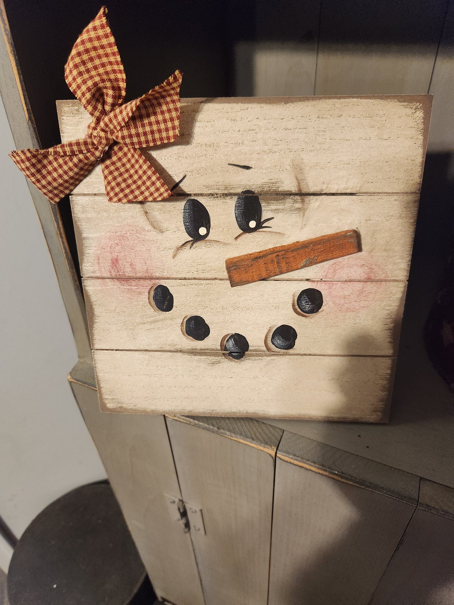 Standing snowman board