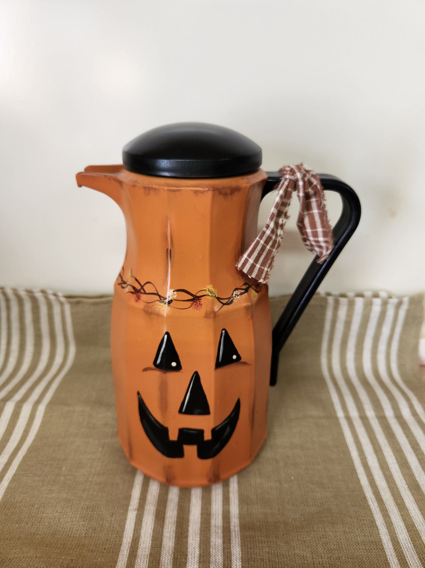 Jack-o-lantern carafe