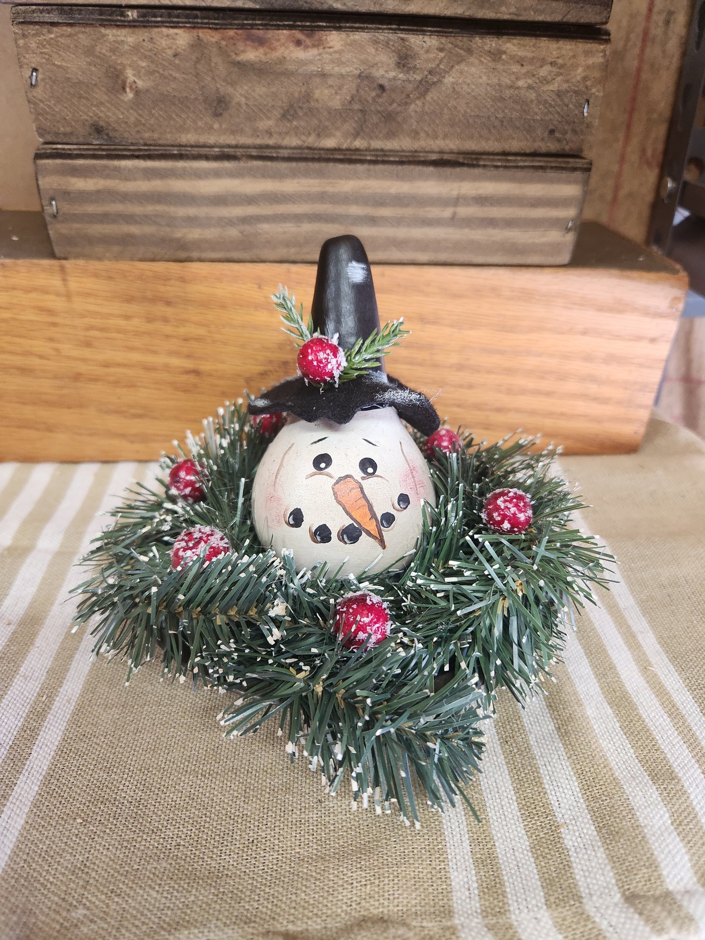 Gourd arrangement in pie pan