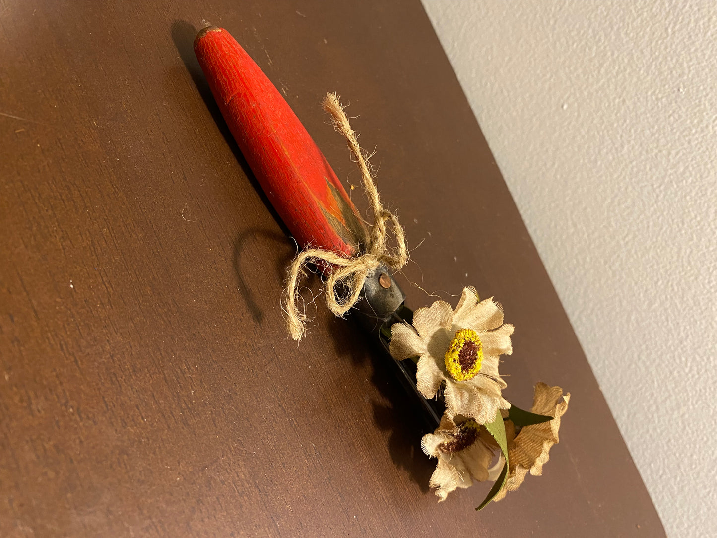 Beg peeler cream flowers