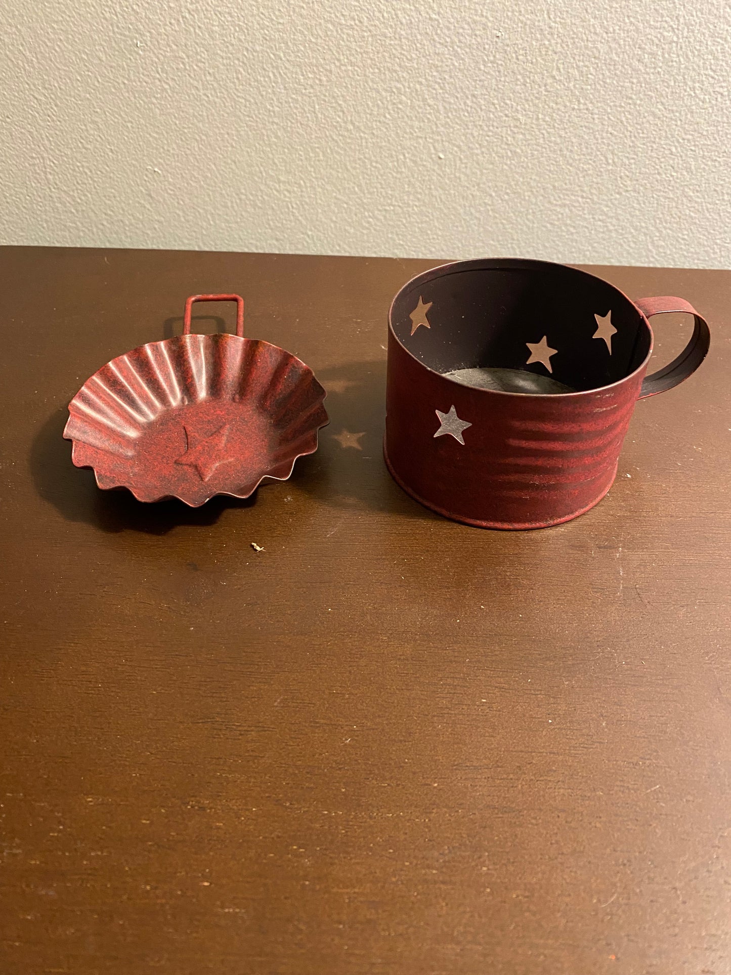 Red tin star cup and small ladle