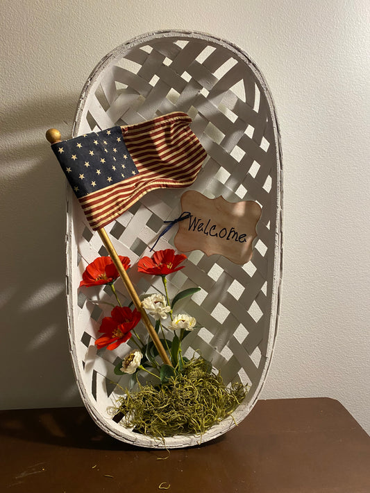 White Americana tobacco basket