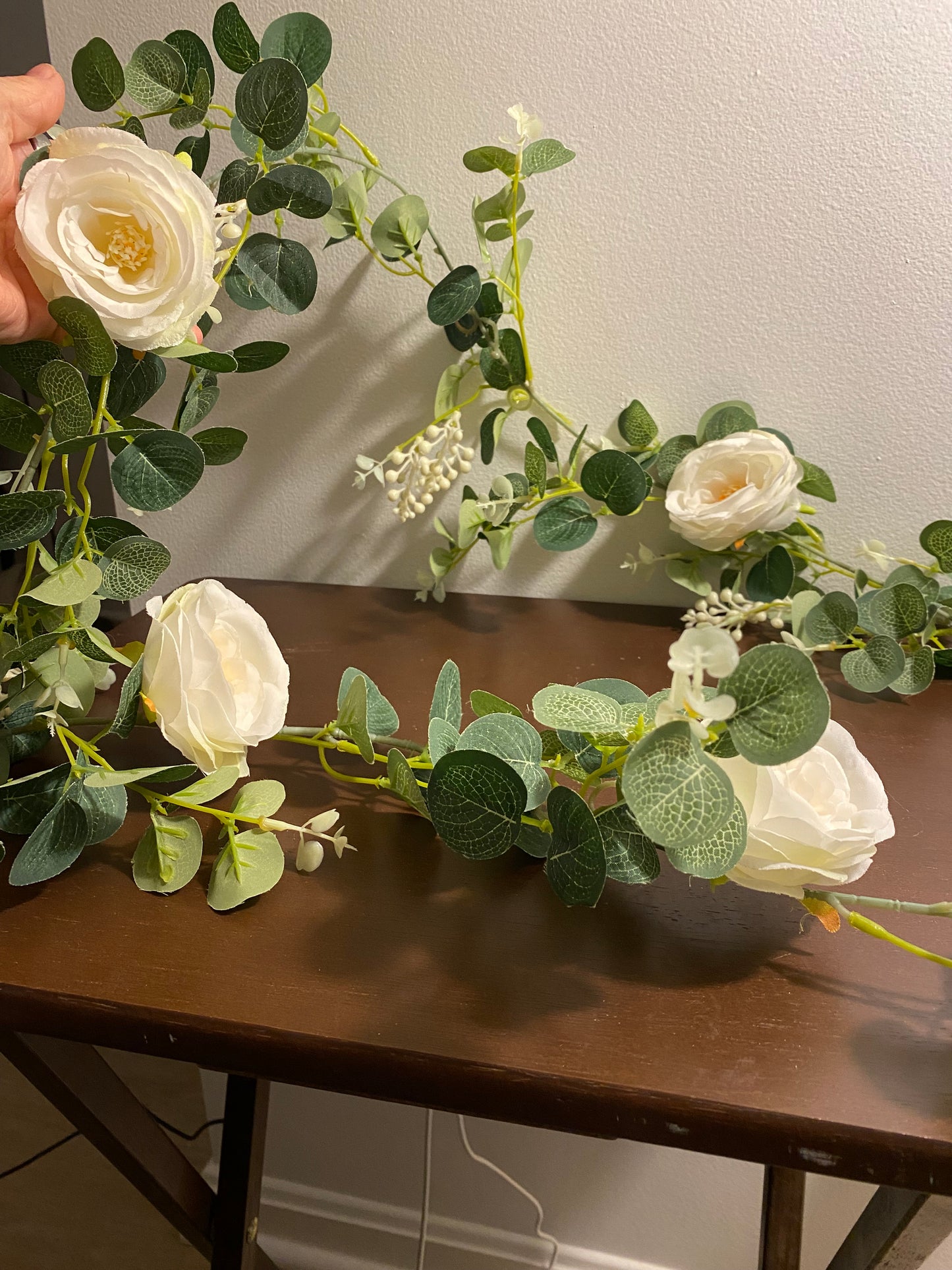 6 ft Greenery garland w/white flowers