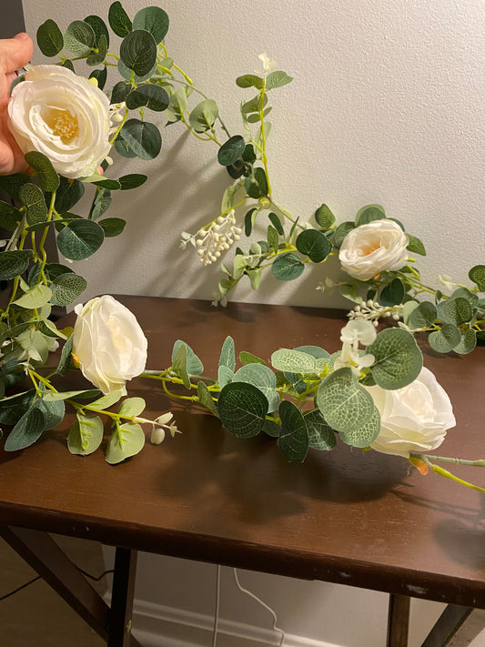6 ft Greenery garland w/white flowers