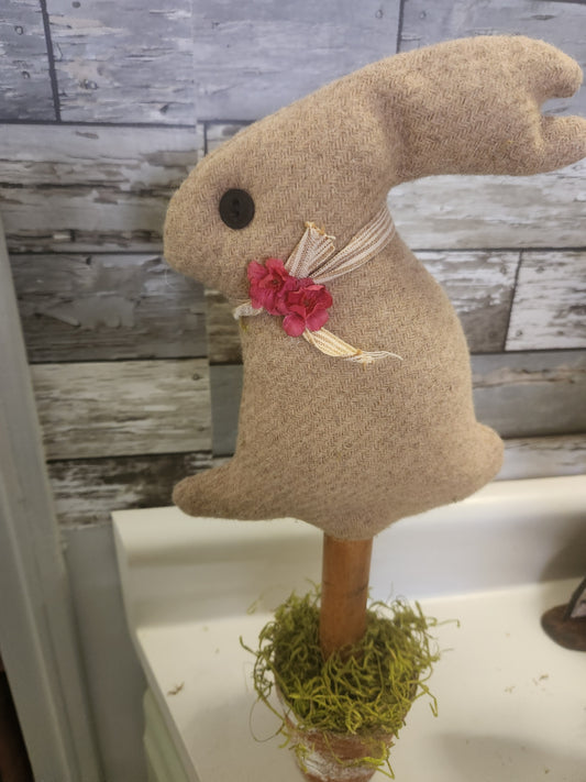 Bunny on bobbin