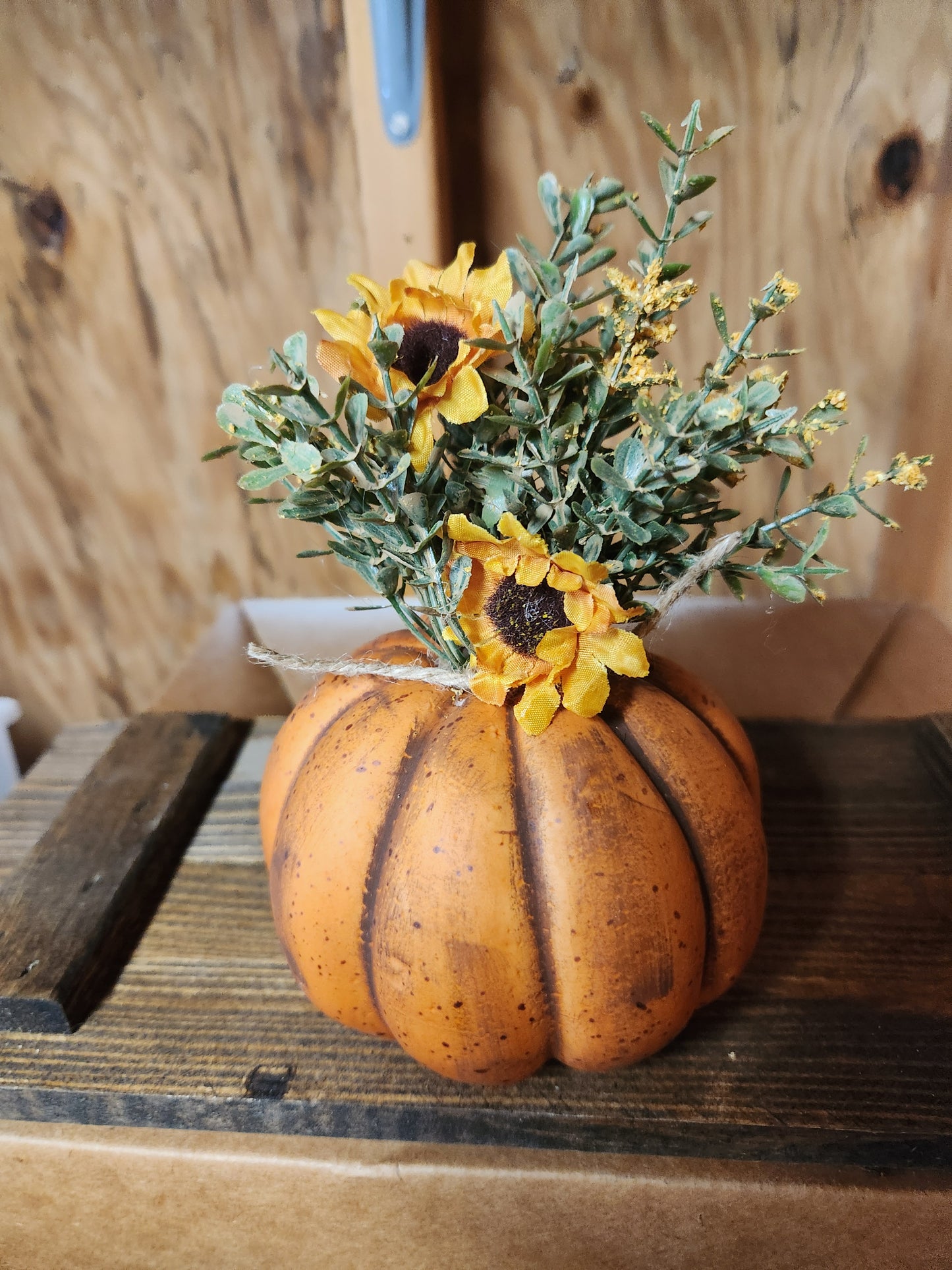 Round pumpkin with arrangement
