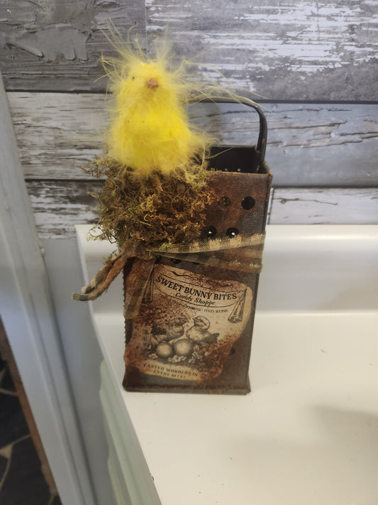 Grater with chick