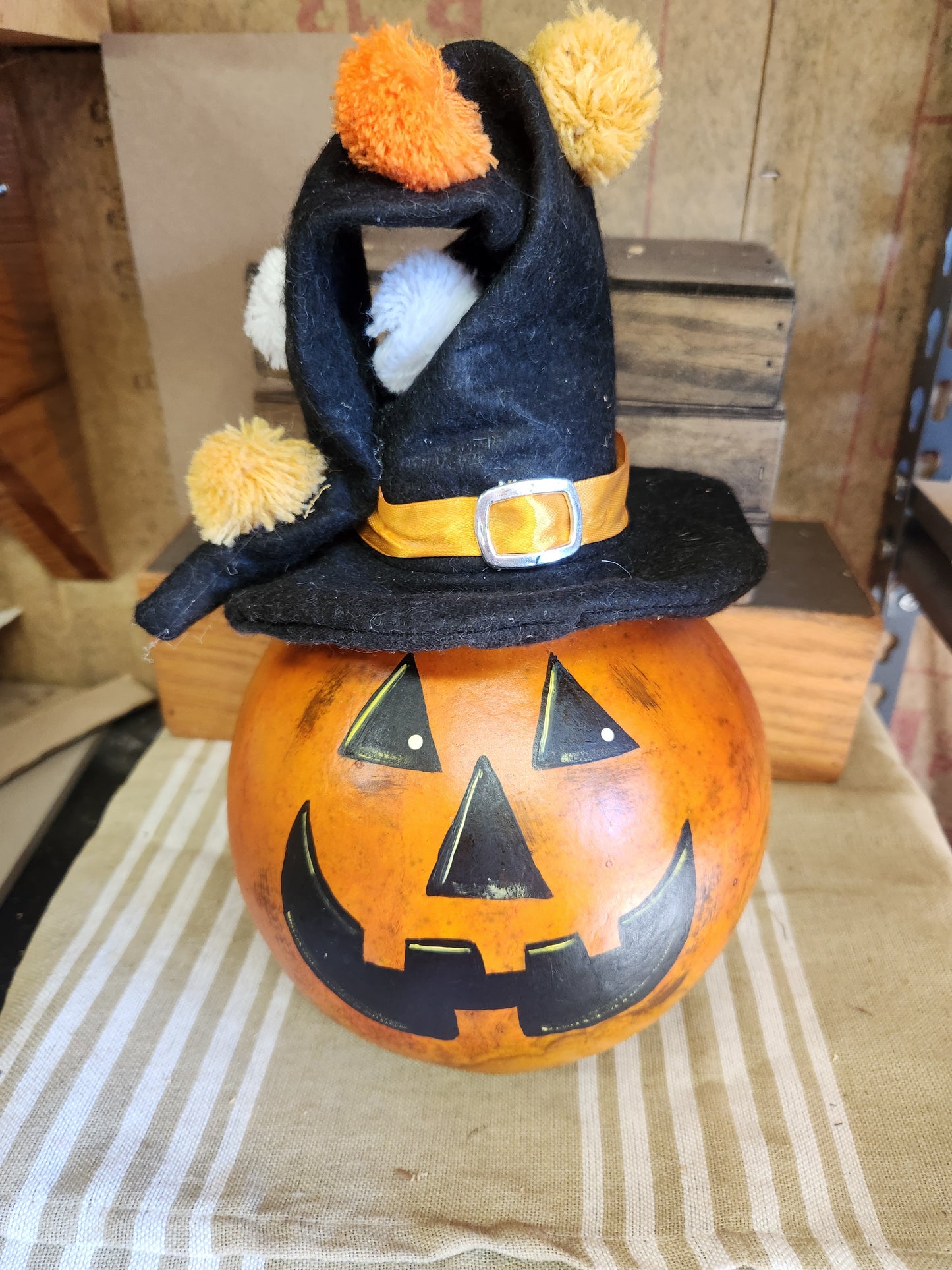 Jack-o-lantern with hat