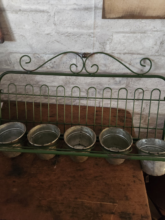 Gate planter