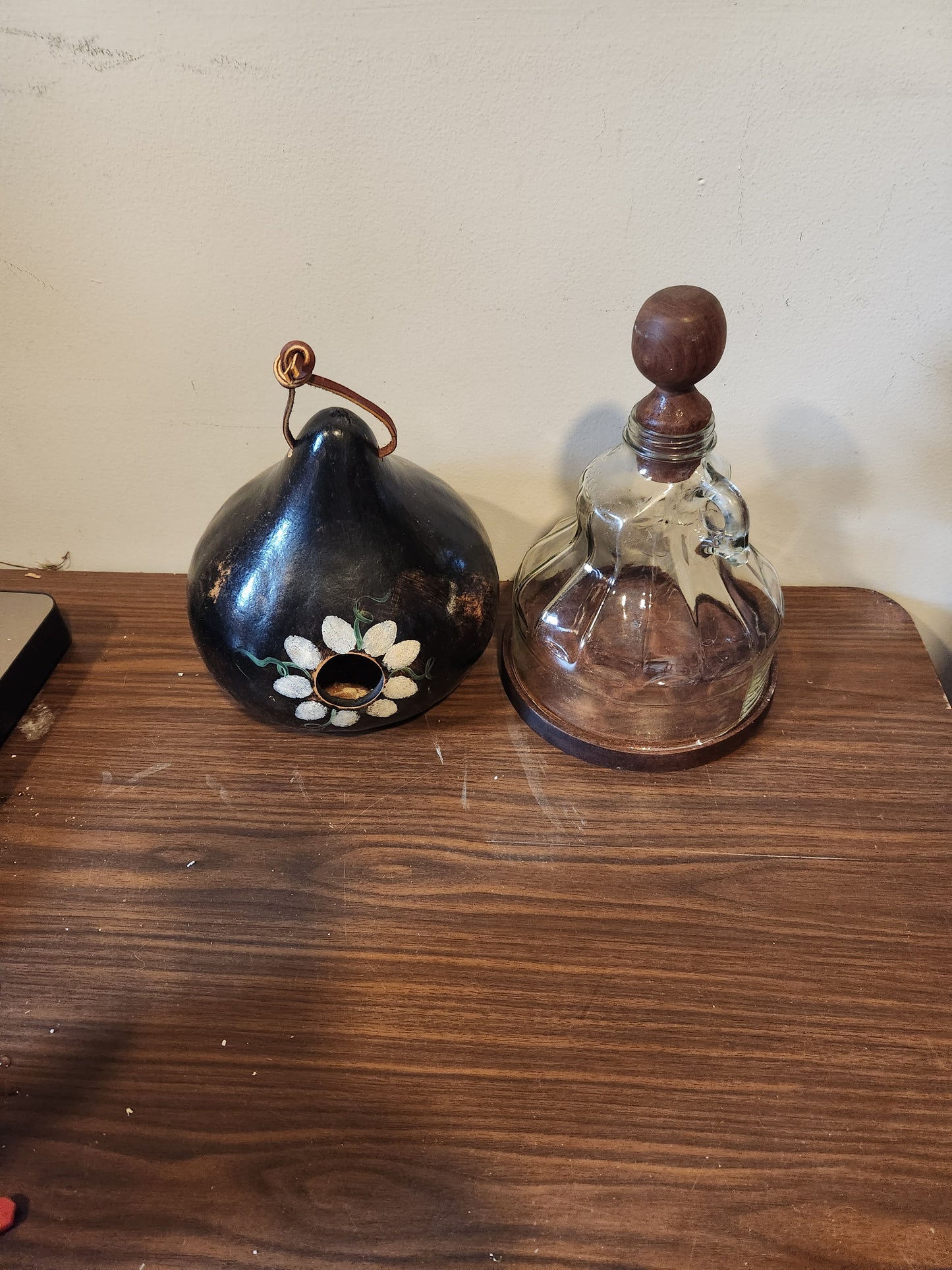 Black gourd and jug