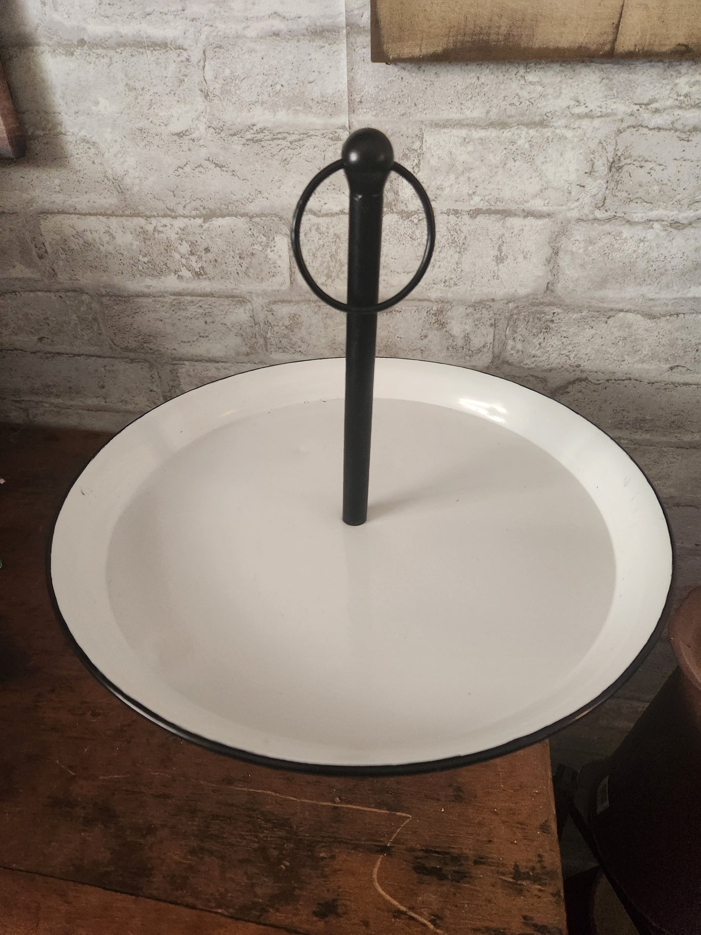 Enamel tier tray