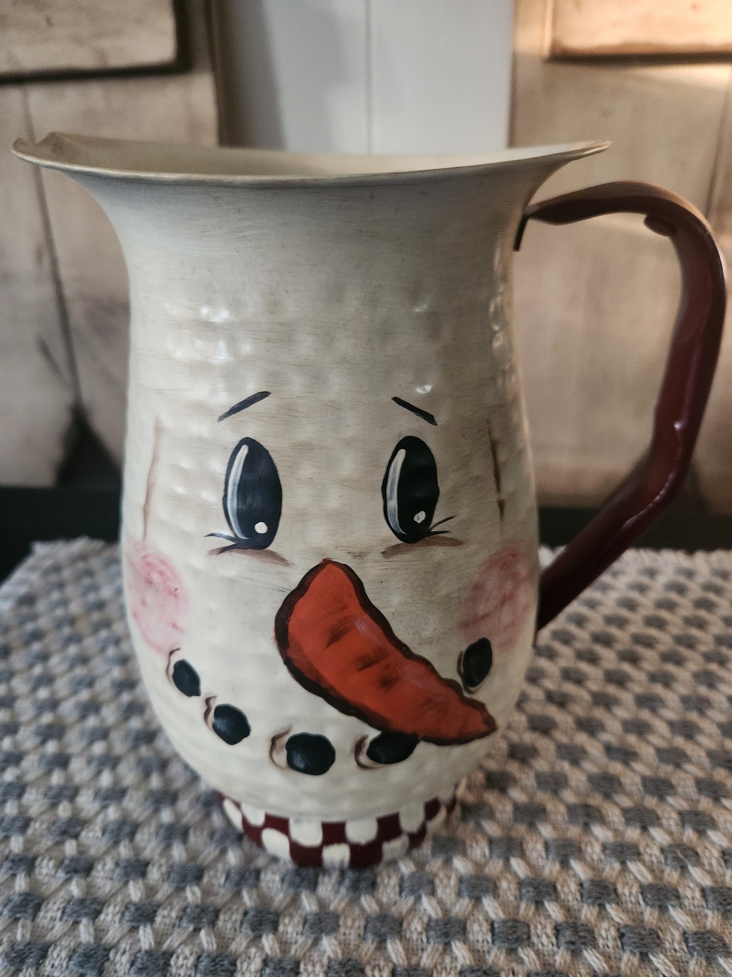 Snowman pitcher