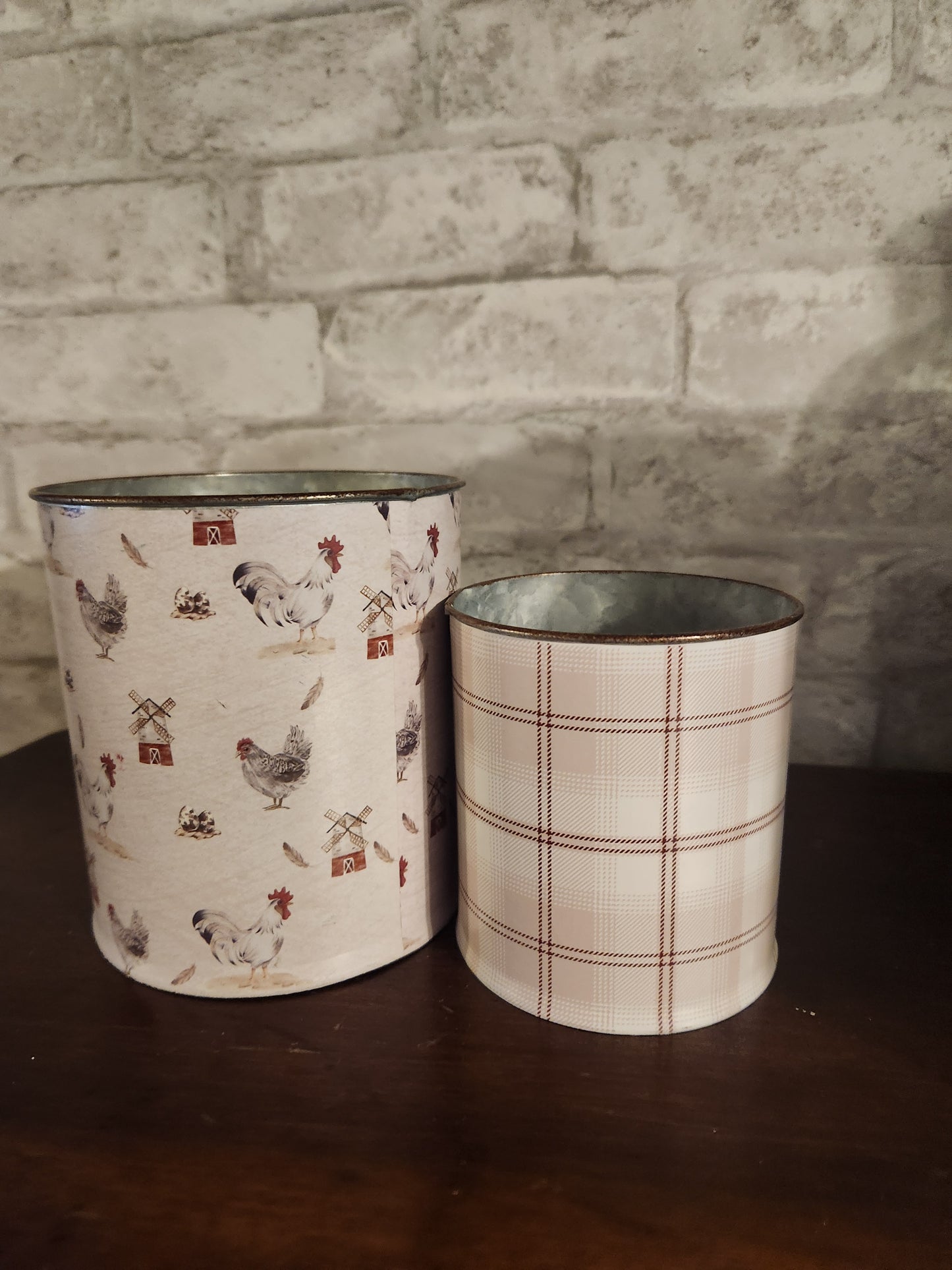 Set of 2 buckets rooster